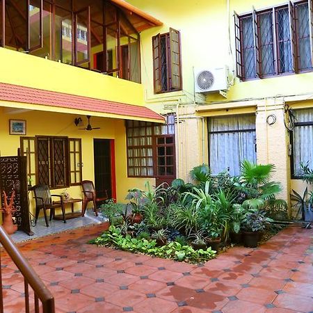 Apartamento Chiramel Residency Kochi Exterior foto