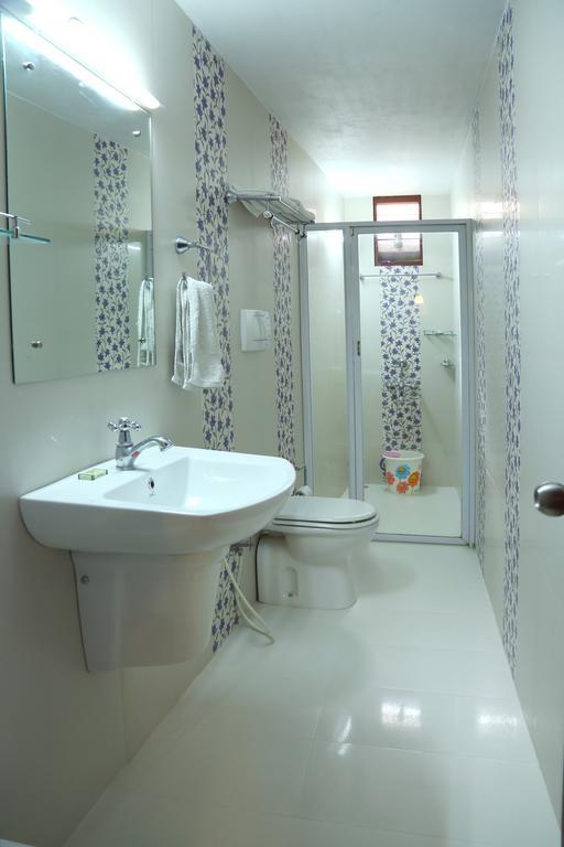 Apartamento Chiramel Residency Kochi Exterior foto