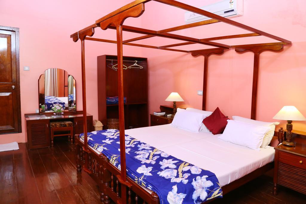 Apartamento Chiramel Residency Kochi Exterior foto