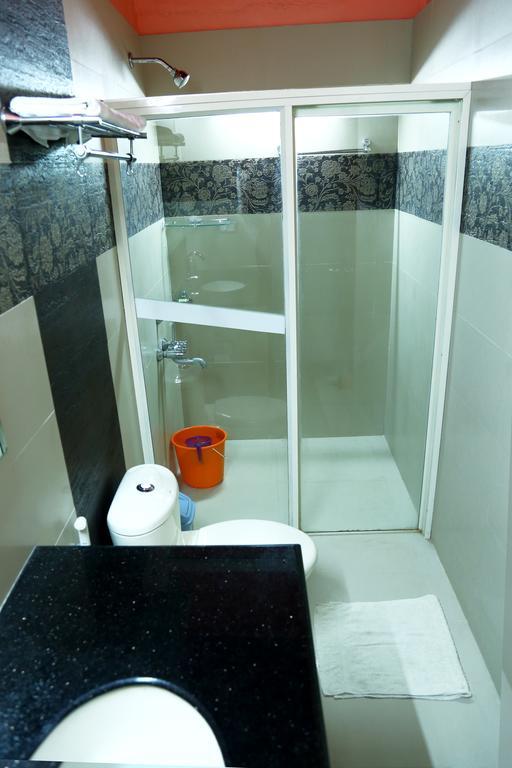 Apartamento Chiramel Residency Kochi Habitación foto