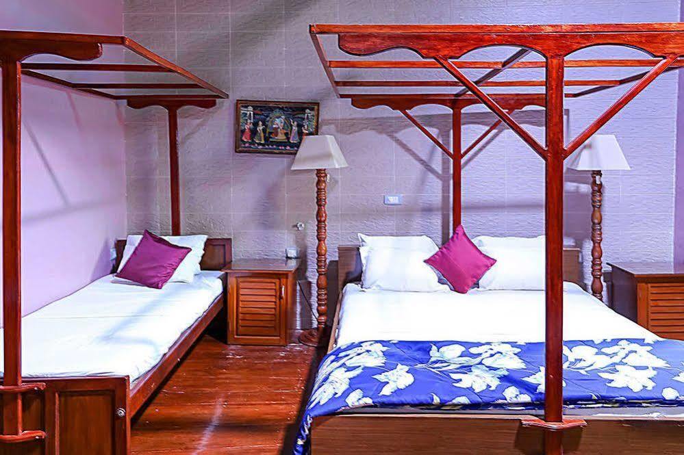 Apartamento Chiramel Residency Kochi Exterior foto