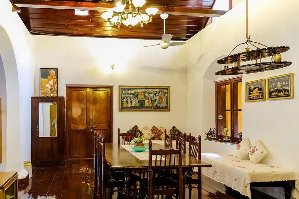Apartamento Chiramel Residency Kochi Exterior foto